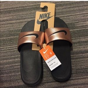 Nike flip flop slides